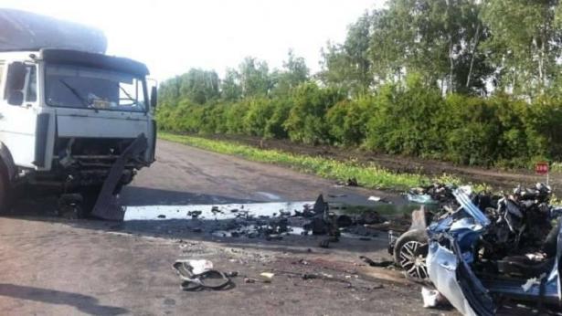 مقتل 5 أشخاص في اصطدام صهريج بسيارة في روسيا