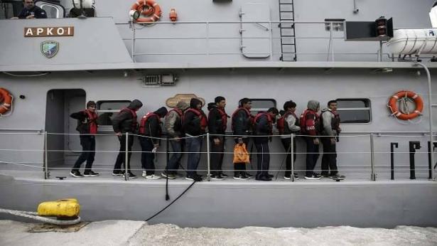 17 تركيا يطلبون اللجوء في اليونان