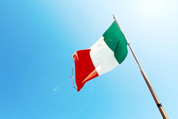 إيطاليا: الاستطلاعات تشير إلى تقدم تحالف اليمين واليمين المتطرف في الانتخابات التشريعية