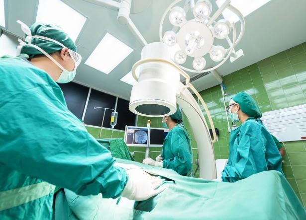 مستشفيات غزة تعاني نقصًا حادًا في المستلزمات الطبية