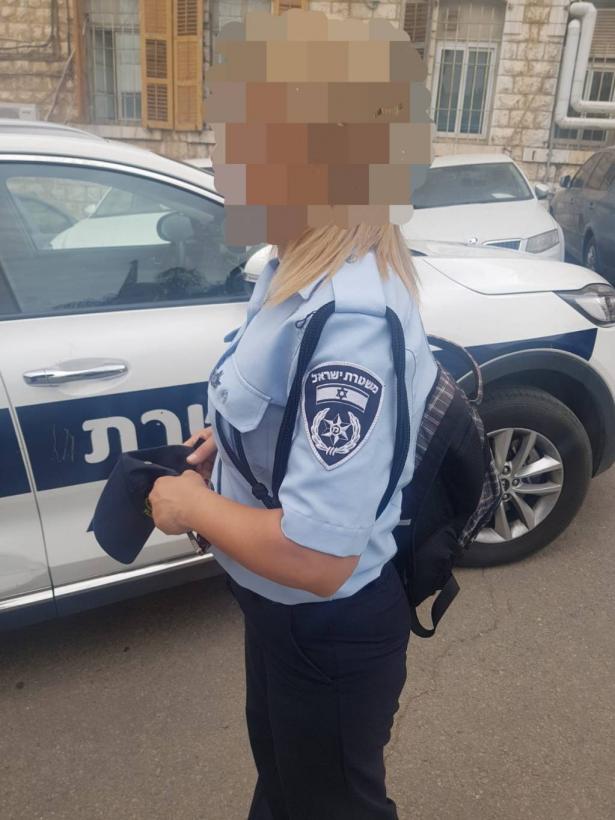 ضبط سيدة في الناصرة (40 عامًا) متنكرة بزي شرطية