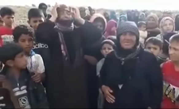 تفاقم معاناة 100 ألف نازح على الحدود السورية الأردنية