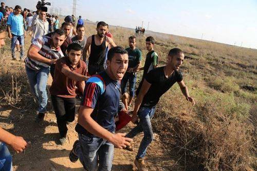 مصادر طبية فلسطينية: استشهاد شاب من غزة جراء اصابته برصاص الجيش الاسرائيلي