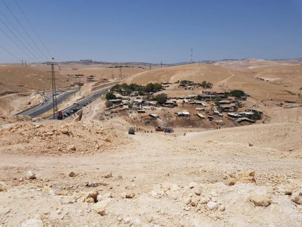 قوات الجيش الاسرائيلي  تحاصر البدوان والخان الاحمر