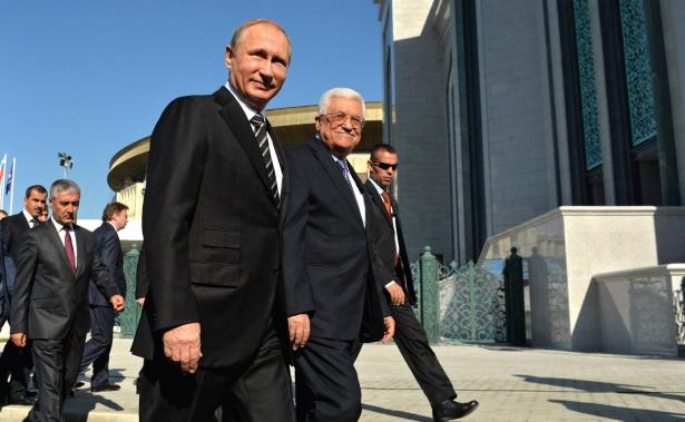 الرئيس الفلسطيني يغادر إلى روسيا لمشاهدة نهائي المونديال بدعوة من الرئيس الروسي