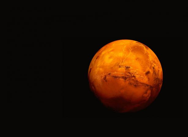الليلة.. المريخ يصل أقرب نقطة له من الأرض