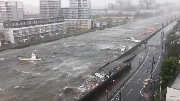 6 قتلى وعشرات الجرحى بأقوى إعصار في اليابان منذ ربع قرن