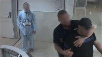 شاب يهاجم رجل أمن بمستشفى رمبام في حيفا