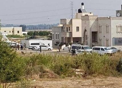 قلنسوة: اعتقال ثمانية مشتبهين بينهم سيدتان خلال حملة تفتيش وضبط أسلحة
