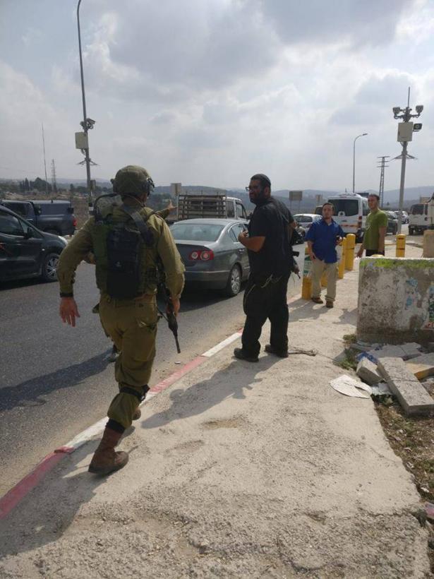 اصابة جندي اسرائيلي ومستوطن في عملية طعن على حاجز حوارة