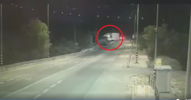 تمديد اعتقال سائق الشاحنة المتورط بحادث امس الذي تسبب بمصرع 6 شبان عرب