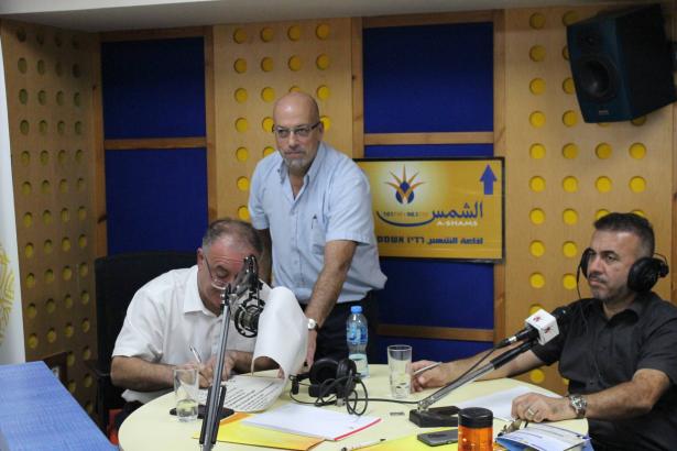 مناظرة انتخابية حادة وتراشق اتهامات عبر اثير الشمس بين مرشحي الرئاسة في الطيرة مأمون عبد الحيّ، عمر سلطان، محمد منصور