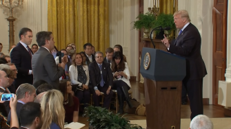 ترامب يهاجم مراسل CNN.. أنت وقح وفظيع! (فيديو)