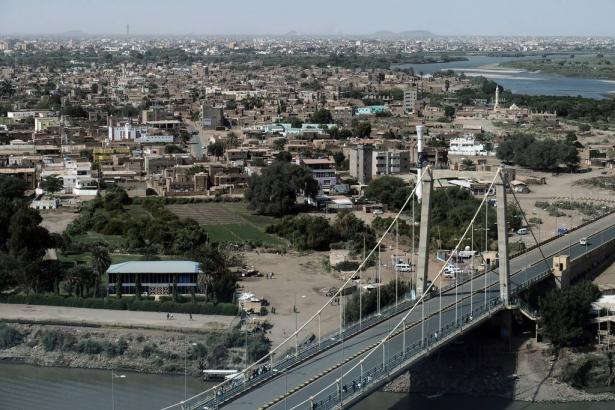 هآرتس: إسرائيل تسعى لترتيب علاقتها مع السودان لهذا السبب