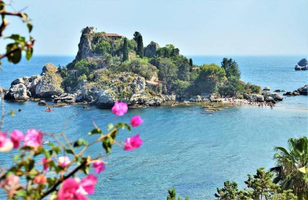 جزيرة صقلية الساحرة... روعة السياحة الإيطالية!