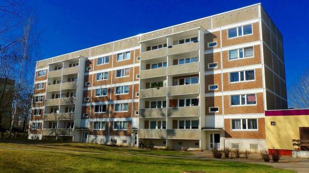 محامية عربية تلاحق من قبل جيرانها اليهود الرافضين لإسكانها في عمارتهم بسبب قوميتها