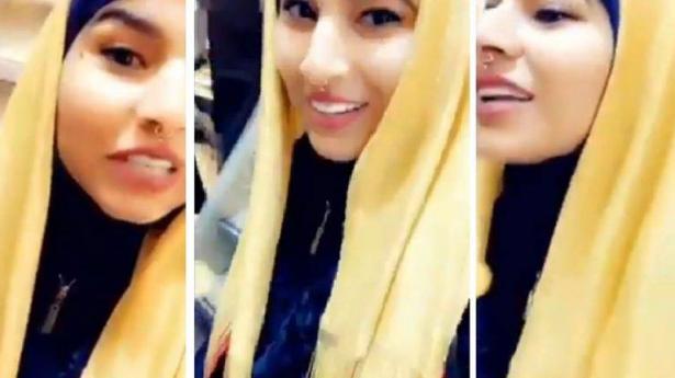 فيديو يثير الجدل على مواقع التواصل الإجتماعي... سيدة تشتري حجاب من الذهب بقيمة 75 ألف دولار!