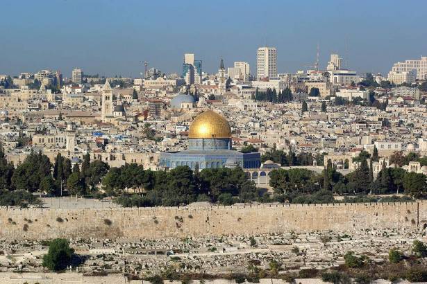 قناة اخبارية تكشف: ليؤون رئيس بلدية القدس، يخطط لإسكات مآذن القدس!!