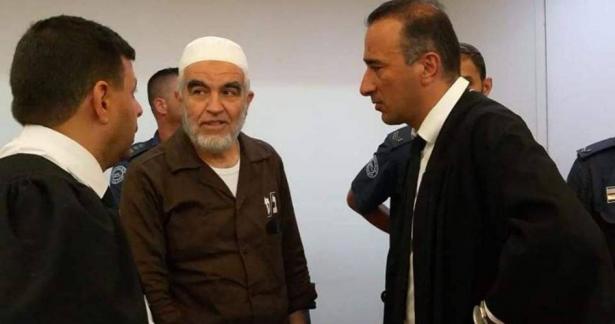 المحكمة توافق على انتقال الشيخ رائد صلاح للحبس المنزلي في ام الفحم