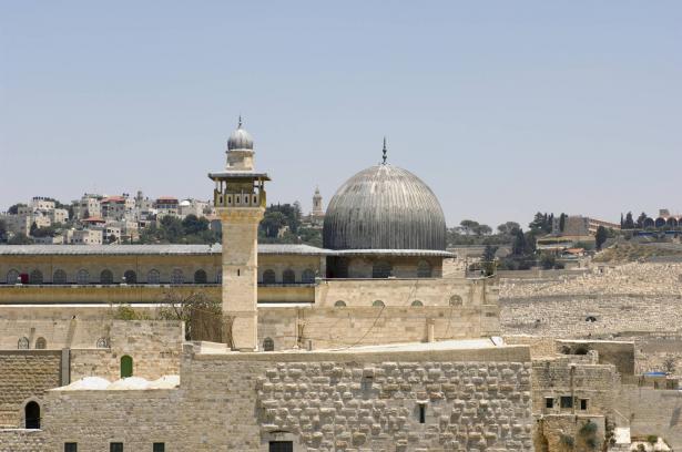 اوقاف القدس ببيان: السلطات الاسرائيلية سرقت احد حجارة الأقصى ونقلته لمكان مجهول