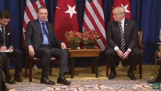 ترامب يهدد بتدمير تركيا اقتصاديا إن هاجمت المسلحين الأكراد
