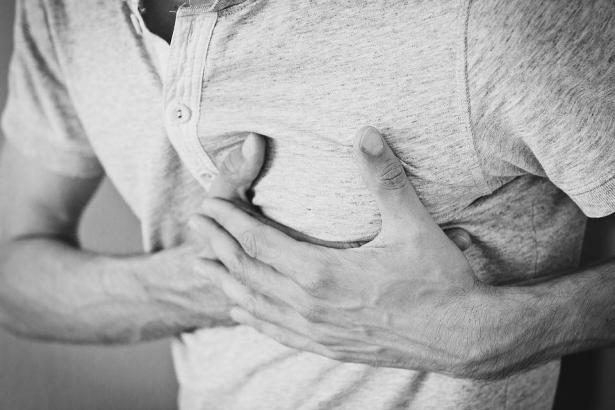 اختبار بسيط للدم يجنبك نوبات القلب قبل حدوثها بسنوات