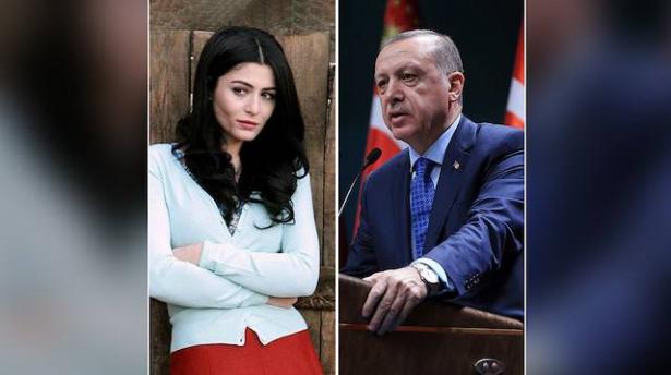 بعد إهانتها فتيات محجبّات.. أردوغان يصف الممثلة التركية دنيز شاكر بـ “الفاشية”