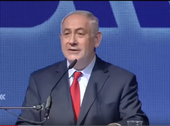 نتنياهو يصرح عقب اتهامه بملفات الفساد: "كلها مجرد كذب ولن تنجح المؤامرة ضدي"