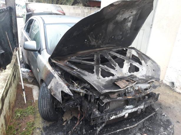 يحدث في جلجولية: حرق سيارة معلم مدرسة