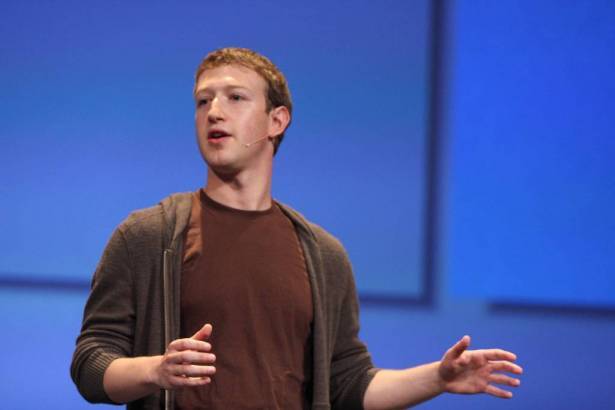 زوكربيرغ يكشف عن خطة تحويل فيسبوك القادمة