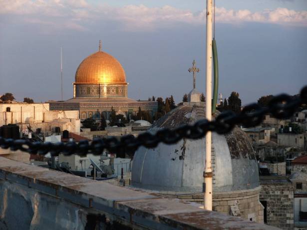 عريقات يدعو لتدخل عاجل قبل انفجار الأوضاع في القدس