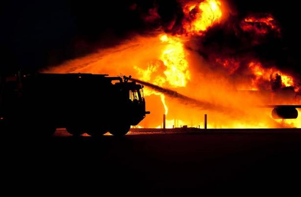 فاجعة في الخليل: مصرع طفلين إثر حريق وثالث بصورة خطرة