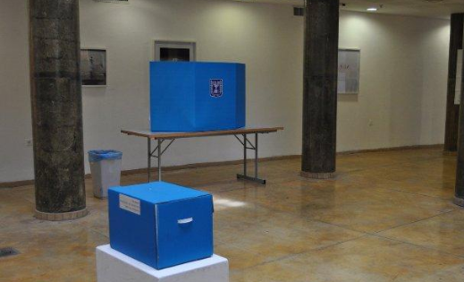 انتهاء فرز المغلفات المزدوجة