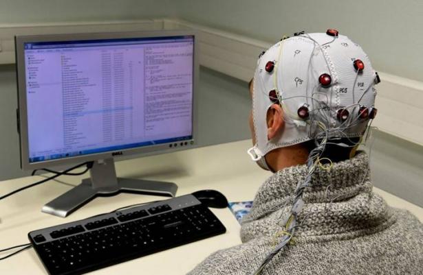 هل أصبح دمج الدماغ البشري مع الحاسوب أمرا وشيكا؟