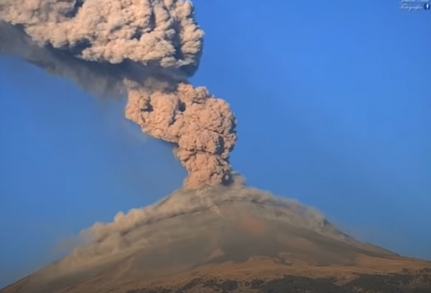 شاهد.. لحظة انفجار أخطر بركان في العالم بالمكسيك