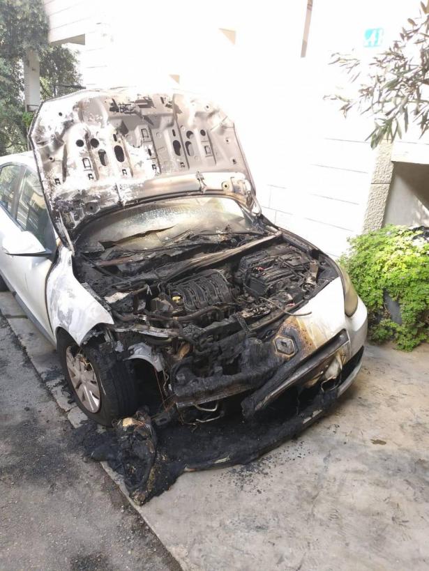 كفركنا: مجهولون يحرقون سيارة الصيدلاني وسيم عواودة