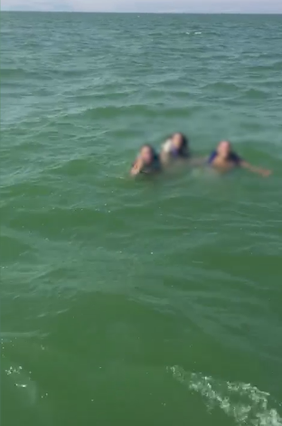 شاهد: تخليص شاب وفتاتين سحبتهما مياه بحيرة طبريا