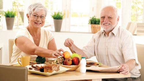 التغذية المناسبة لكبار السن