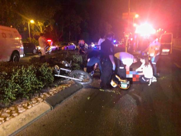 اصابة سائق دراجة نارية بصورة حرجة جراء حادث مروع في حولون