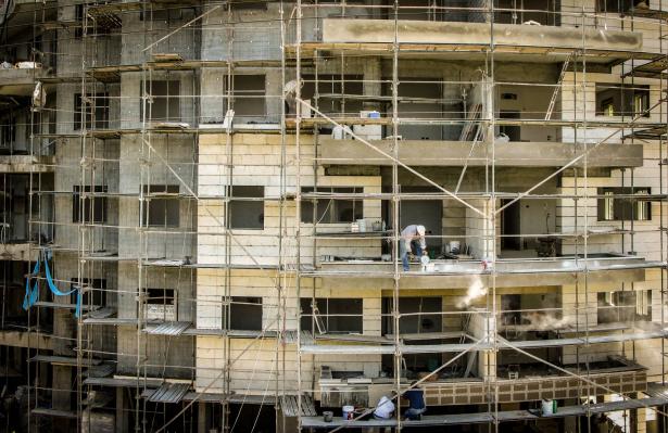 عسّاف للشمس: القرار الاسرائيلي ببناء 700 وحدة سكنية للفلسطينيين جزء من مشروع تهجير قسري لترحيل التجمعات السكنية الفلسطينية