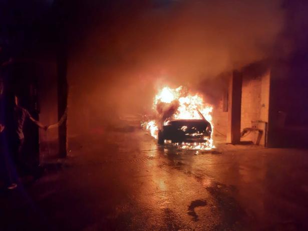 مجهولون يضرمون النار بسيارتين في مجد الكروم، ثورة اسماعيل للشمس: 