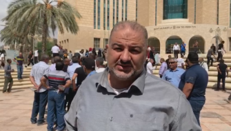بعد الكشف عن اتصالات بين مقرب لنتنياهو واحزاب عربية في انتخابات سابقة، د. منصور عباس للشمس: "الأمر غير محرج والمفاوضات أمر طبيعي"