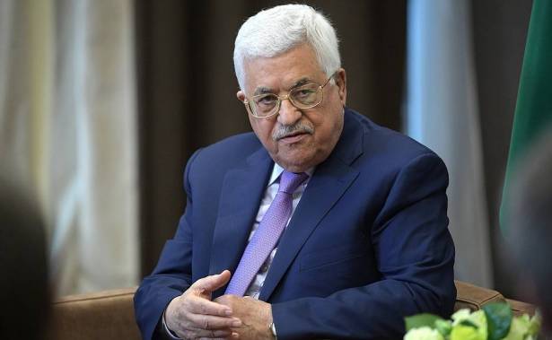 لماذا أقدم عباس على إقالة مستشاريه؟ جهاد حرب يكشف للشمس الأسباب المحتملة