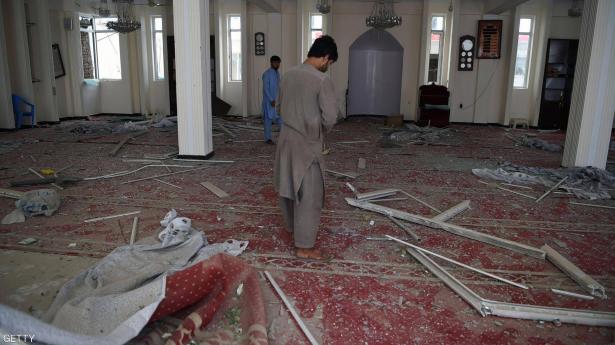 أكثر من 60 قتيلاً في انفجار بمسجد شرقي أفغانستان