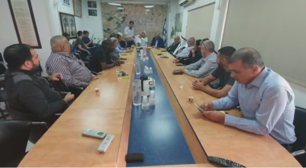 بلدية رهط تعقد جلسة لبحث الغاء تسويق ضاحيه ٦ في رهط من قبل سلطة توطين البدو في الجنوب