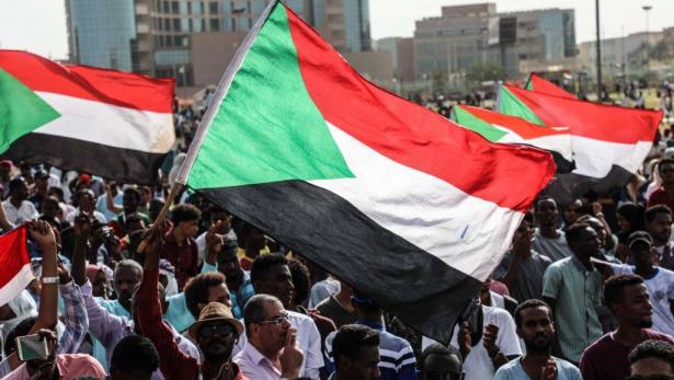الحكومة السودانية تعلن وقف شامل لإطلاق النار في جميع أنحاء البلاد