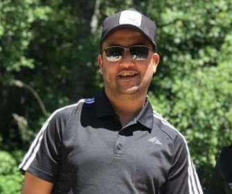 طرعان تتشح سوادًا وتستعد لتشييع جنازة ابنها المرحوم فالح دحلة ضحية الشجار المؤسف اليوم