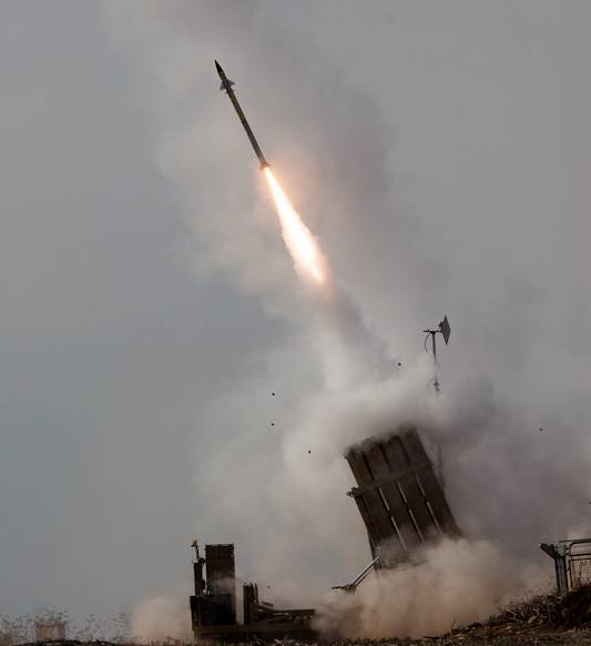 الجيش الإسرائيلي يعلن اعتراضه لصواريخ اطلقت من سوريا