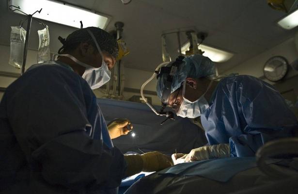 مستشفى الجليل الغربي يشهد اكتظاظًا يزيد عن 200% في عدد المرضى، وسيدة تنتظر 27 ساعة في طوارئ 