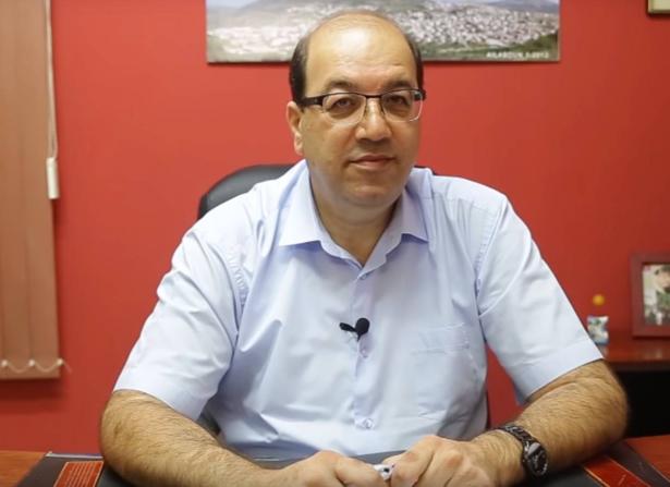 رئيس المجلس المحلي عيلبون, سمير ابو زيد للشمس: سبب وجود الخيمة بالقدس هو توجيه اصابع الاتهام للحكومة الاسرائيلية بعدم تنفيذ واجبها